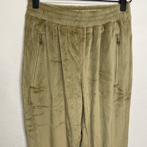 Skims Velour Joggers Gold - Picture 4 of 14